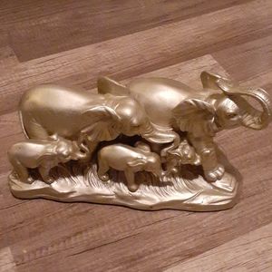 Elephant Family decor